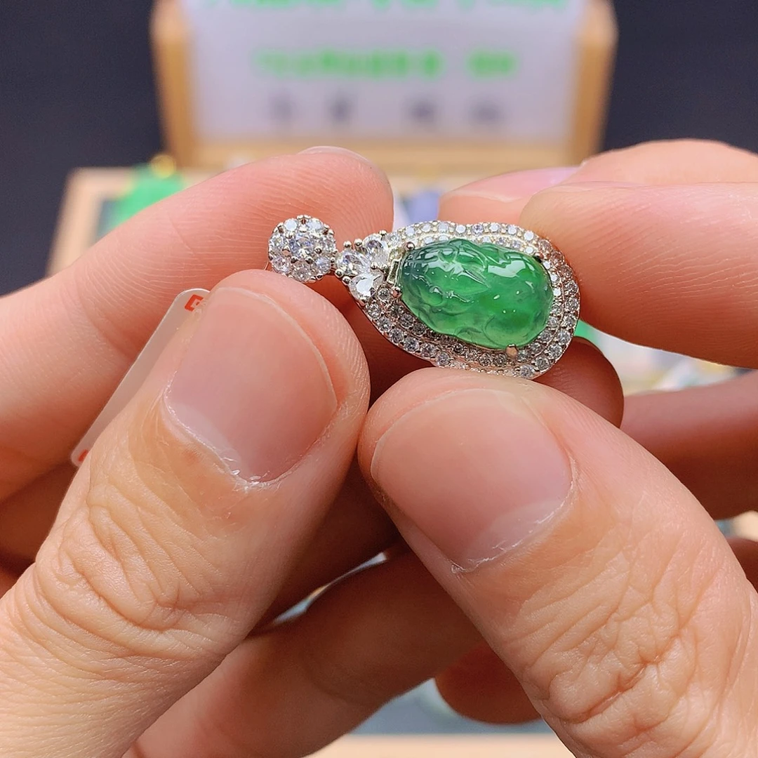 翡翠未镶嵌颈饰翡翠