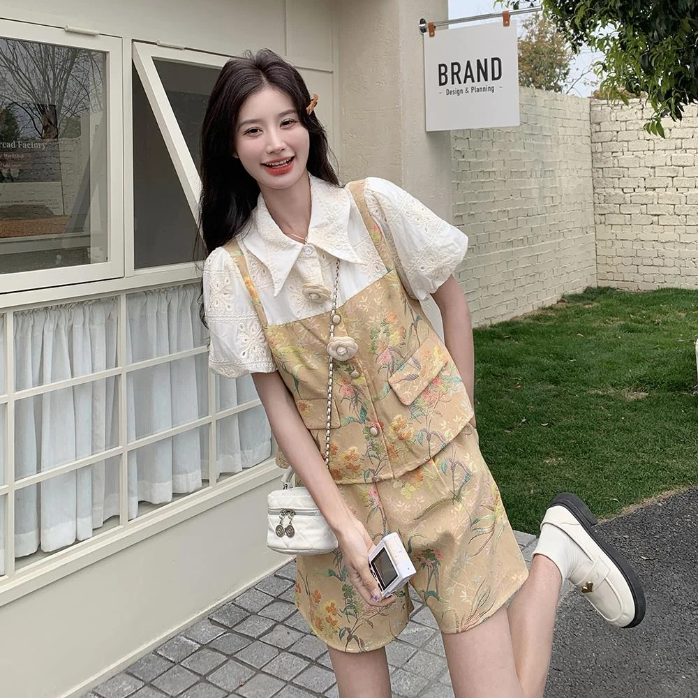 法式油画风碎花套装女2025夏季新款气质精致假两件上衣短裤两件套