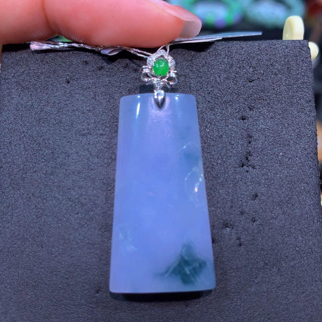 翡翠18K金镶嵌颈饰翡翠