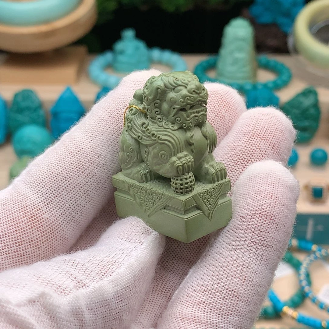 绿松石未镶嵌颈饰