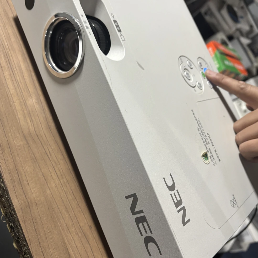 二手 Nec 投影仪 运费自理