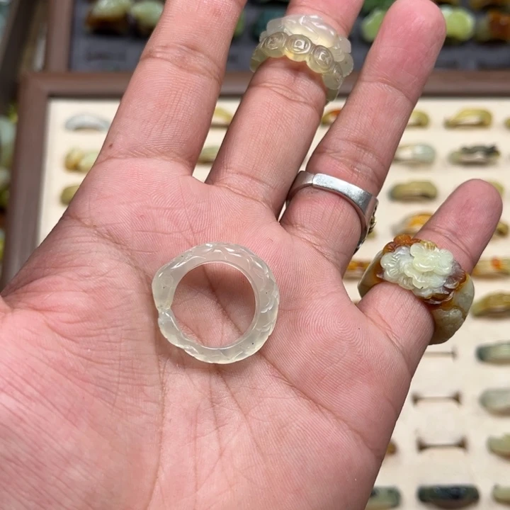 蛇纹石玉戒指合金无*?