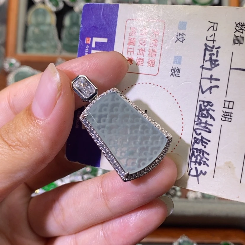 【闪购商品】翡翠未镶嵌颈饰天然