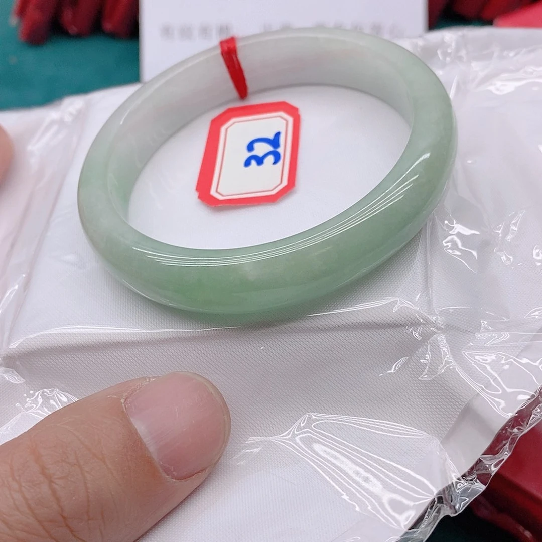 翡翠手镯未镶嵌陈*32222222222