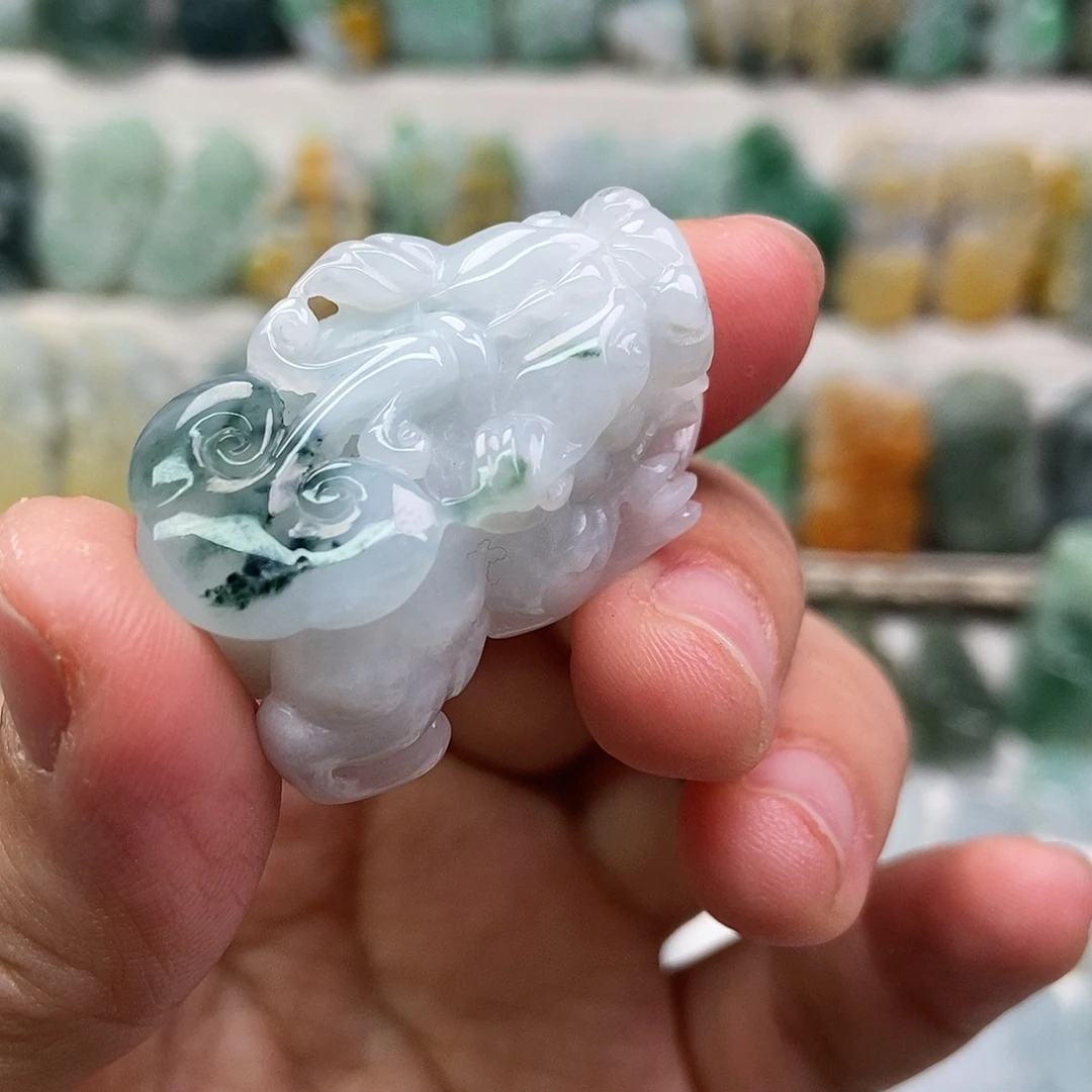 翡翠未镶嵌吊坠(赠链)口含珠