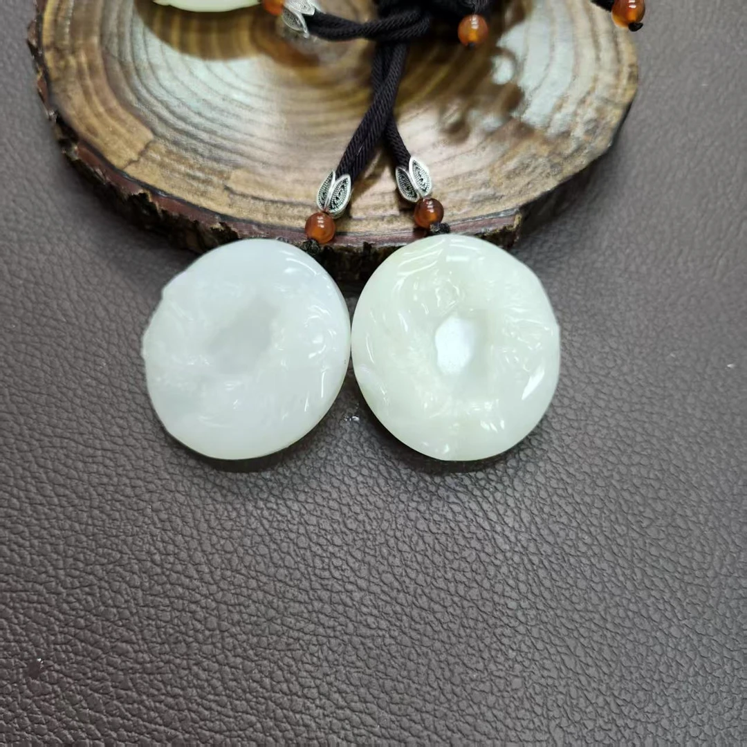 岫玉关公御龙圆牌吊坠-拍一单发一个