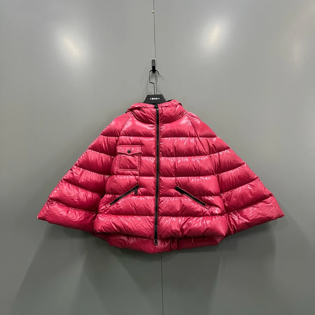 99新 MONCLER zz8 粉色羽绒斗篷 2码/103045