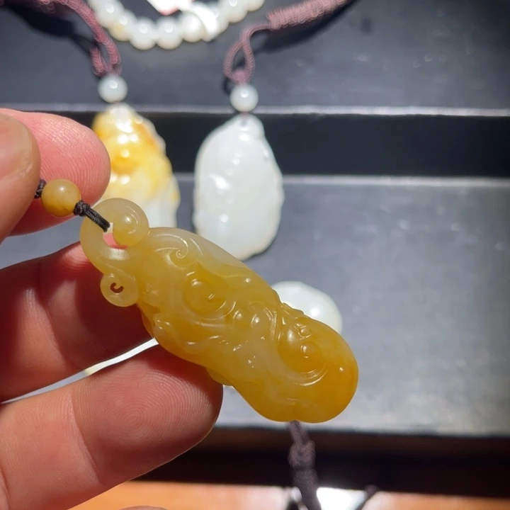 和田玉（糖玉）未镶嵌颈饰