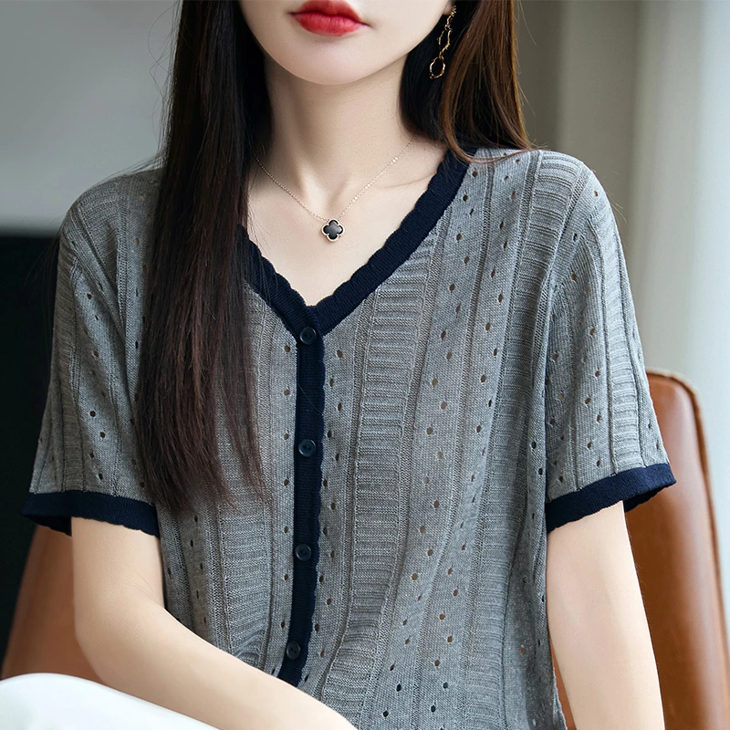 夏季镂空洋气V领妈妈显瘦针织T恤短袖上衣通勤风微奢服装宽松衣服