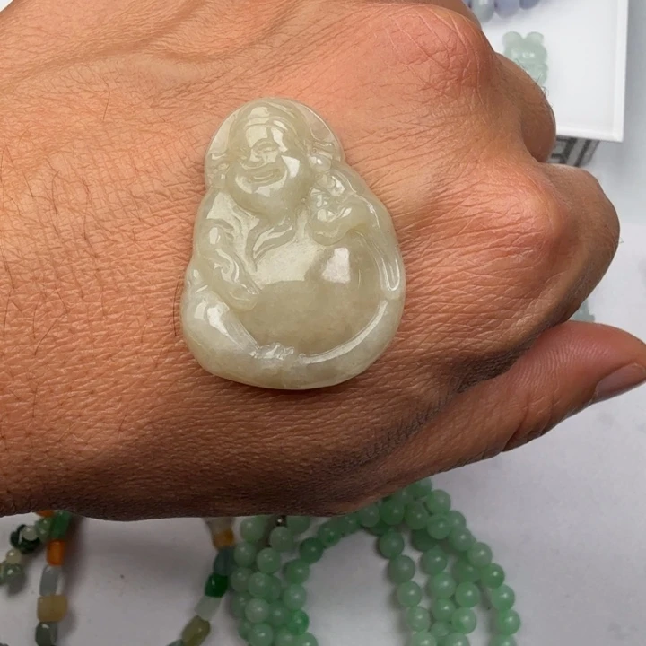 翡翠未镶嵌颈饰财神