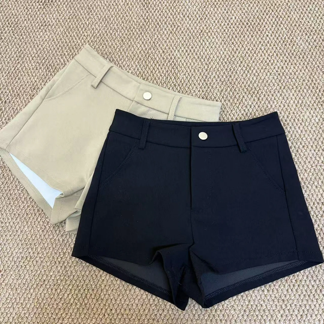 黑色基础高弹小短裤