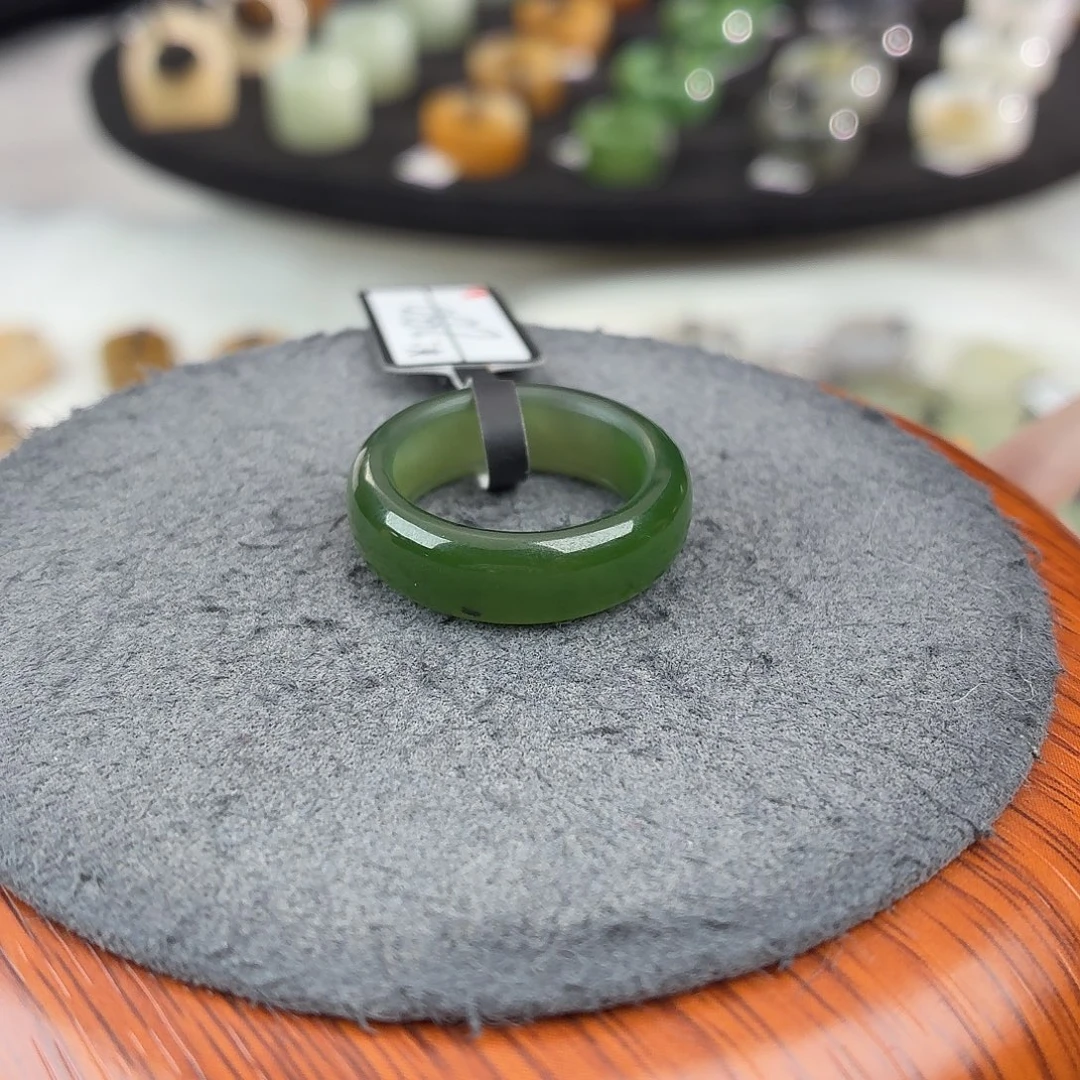 和田玉未镶嵌戒指b4碧玉轮胎16.6不退换