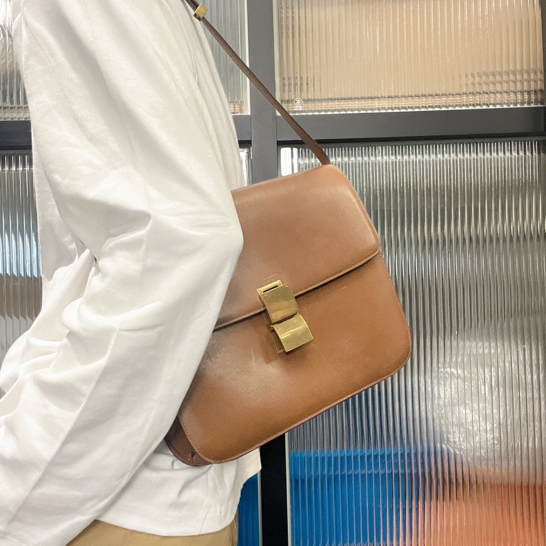 95新 Celine/思琳 【涛】49PP05 金棕色豆腐斜挎包