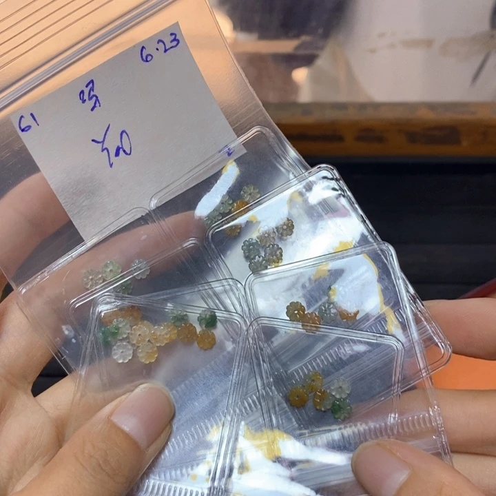 吗***哩定制翡翠未镶嵌不退