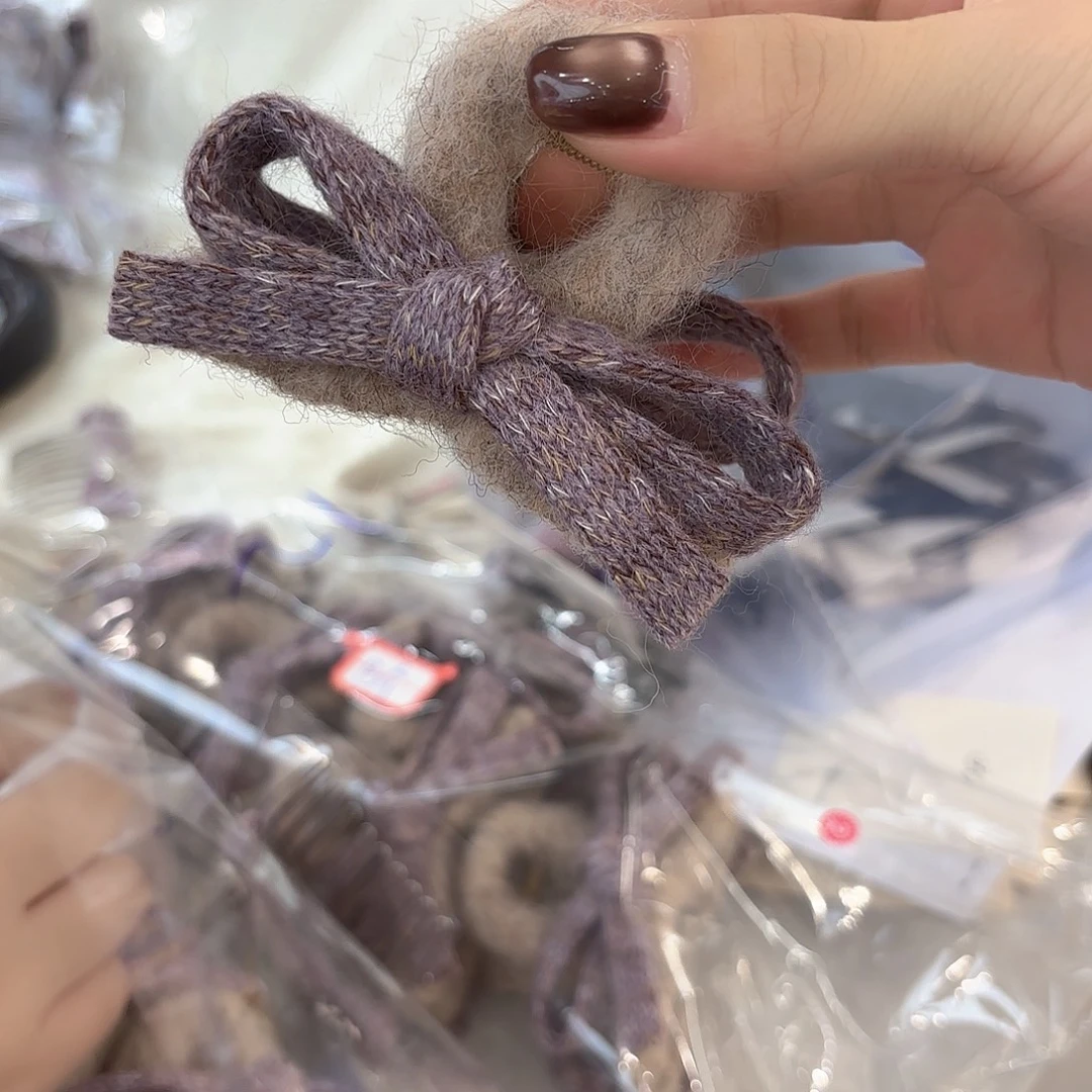 布艺铁合金紫色蝴蝶结抓夹一个