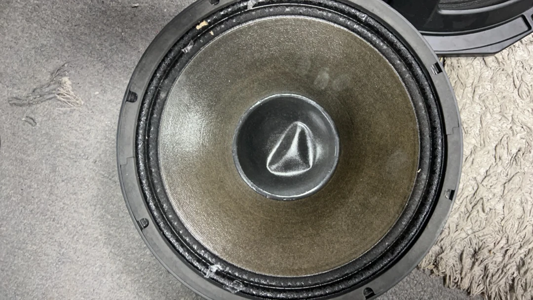 12 寸喇叭一个，不包邮