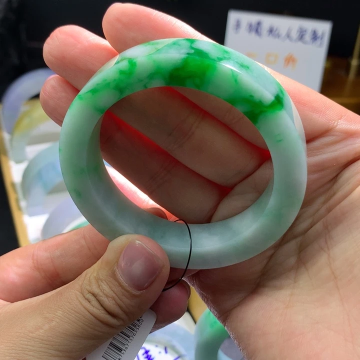 定制翡翠未镶嵌翡翠手镯