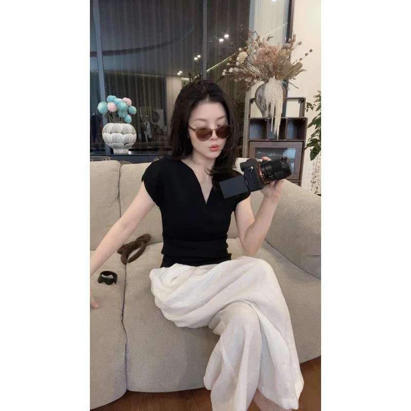 【悦悦专属】独特修身显瘦V领短袖休闲上衣Y364