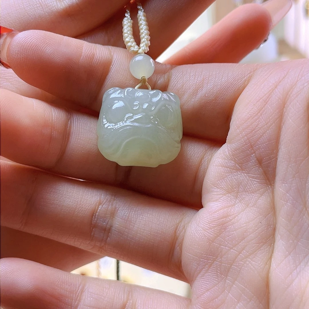 和田玉吊坠(赠链)未镶嵌?*