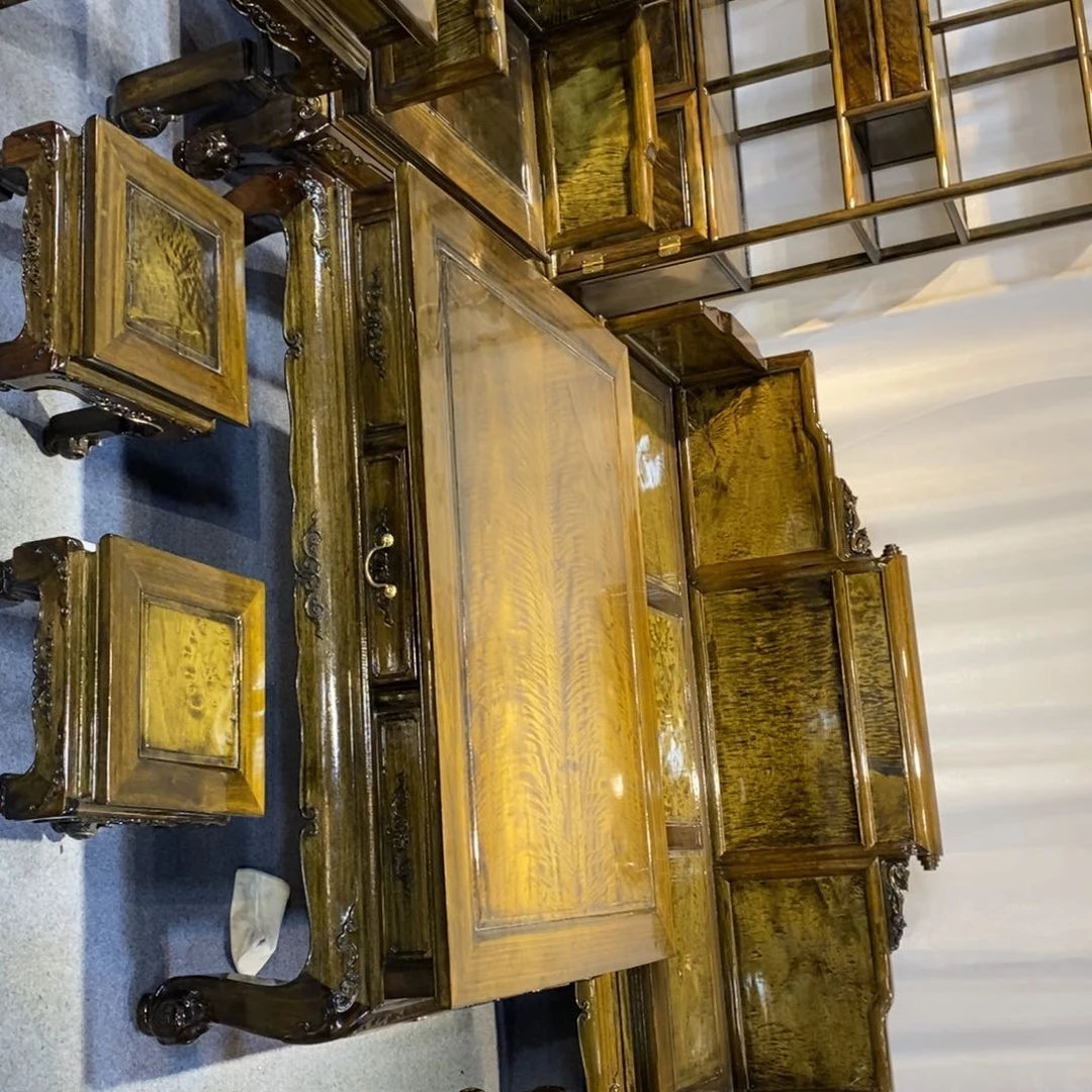 楠木卷书沙发八件套