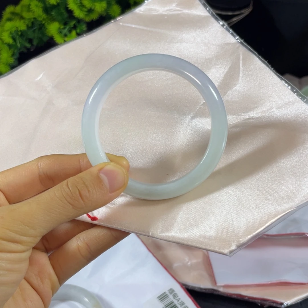 未镶嵌手镯翡翠天然翡翠手镯