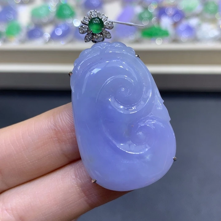 翡翠颈饰18K金镶嵌翡翠