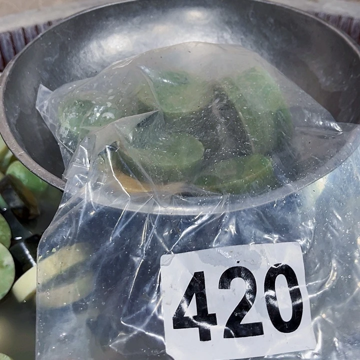 蛇纹石玉未镶嵌珠宝半成品