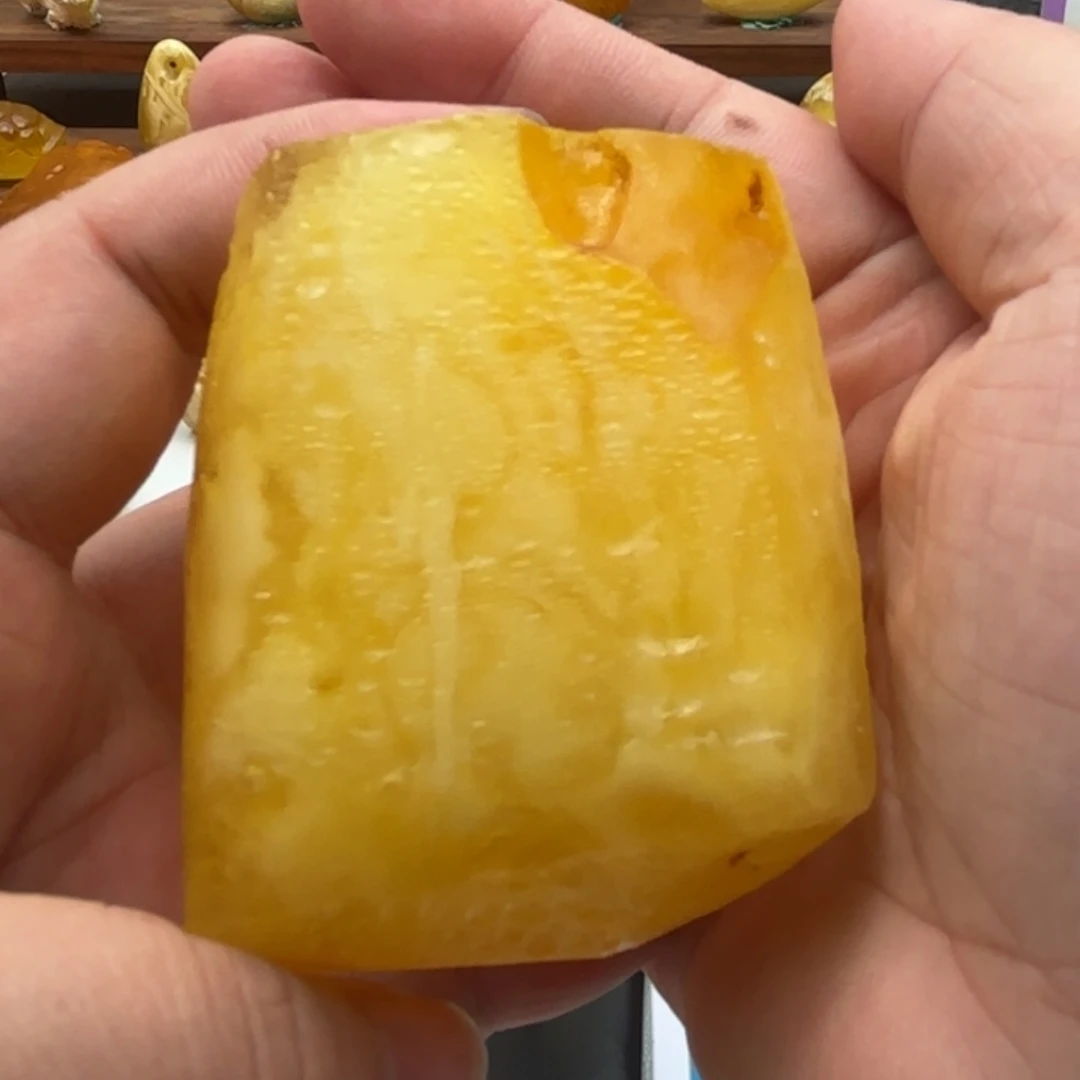 芥***苏定制琥珀未镶嵌蜜蜡