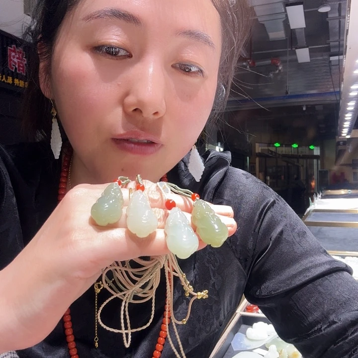 颈饰未镶嵌和田玉
