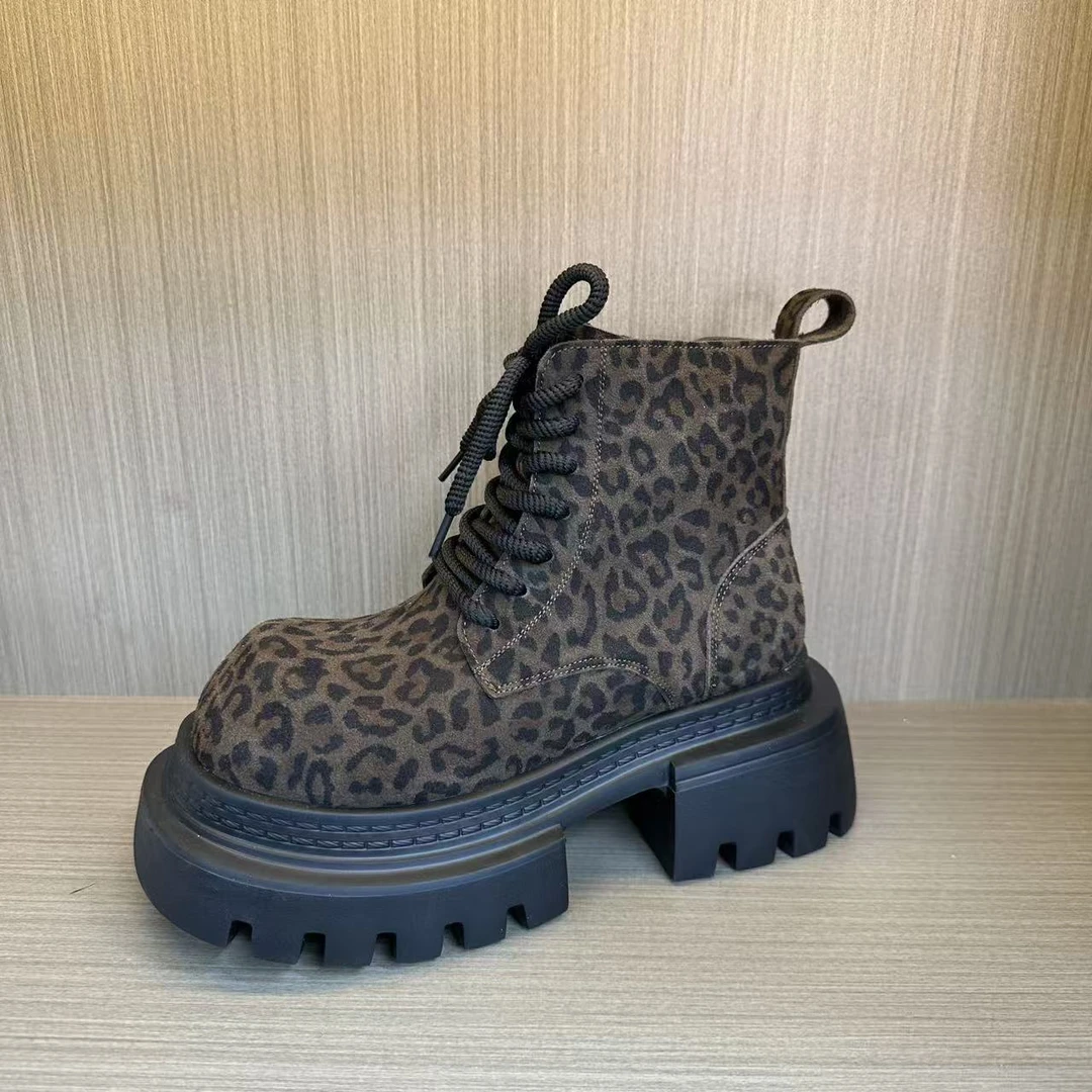 厚底轻奢时尚舒适潮流百搭爆款马丁靴764