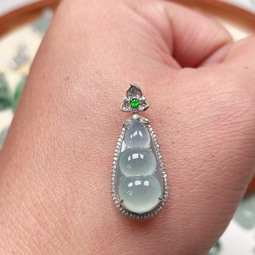 【闪购商品】翡翠吊坠(不含链)18K金镶嵌