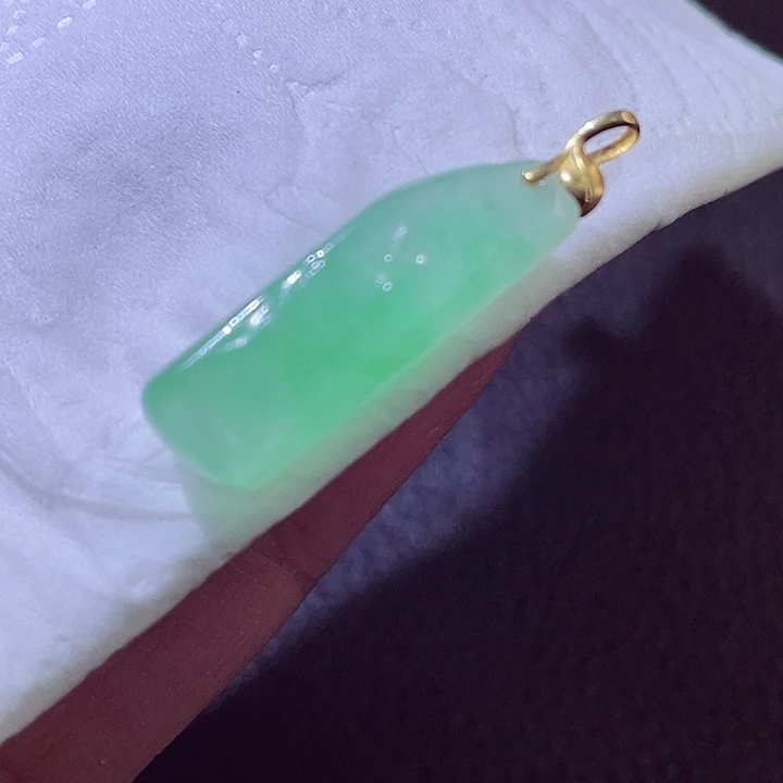 颈饰18K金镶嵌翡翠翡翠