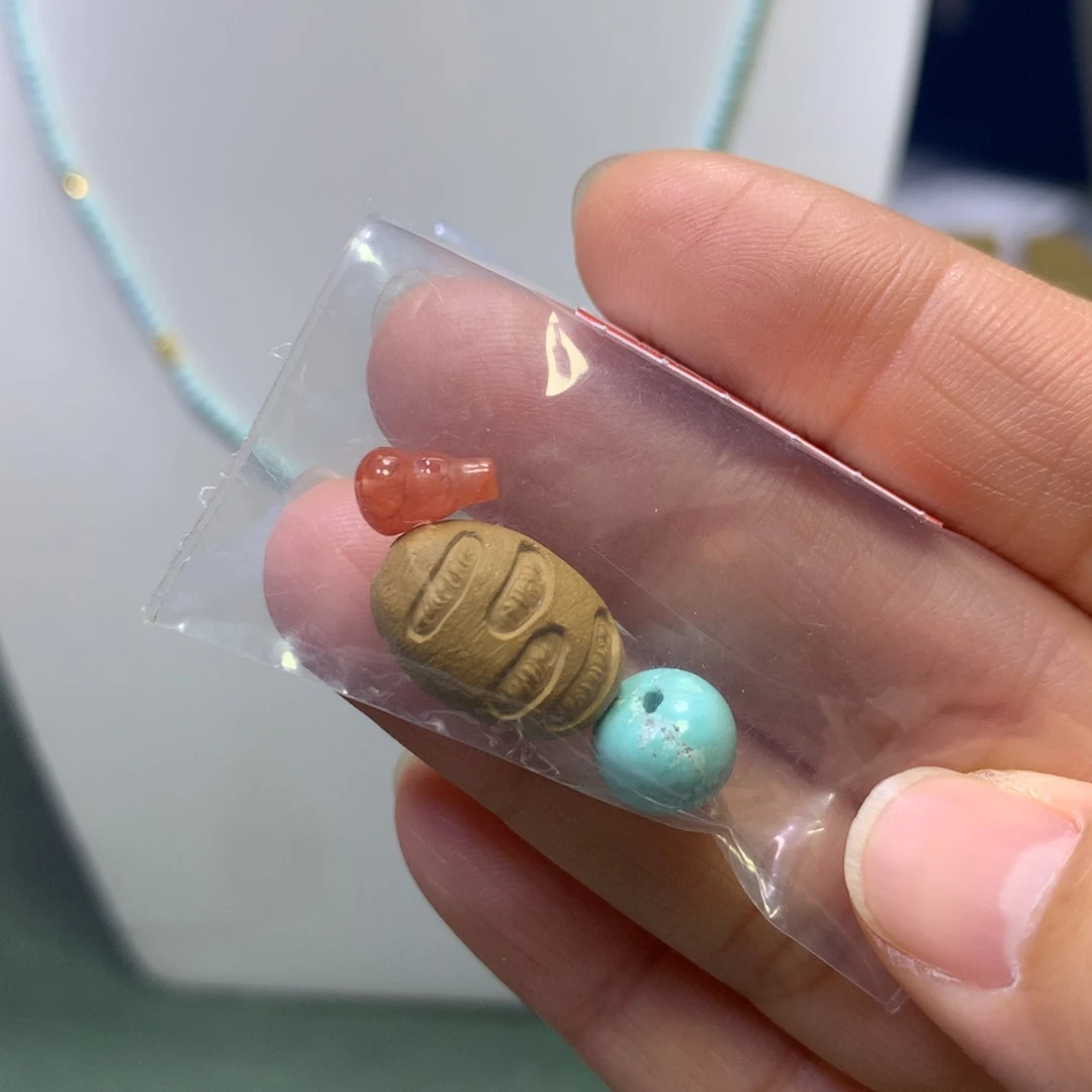 南红玛瑙配饰未镶嵌