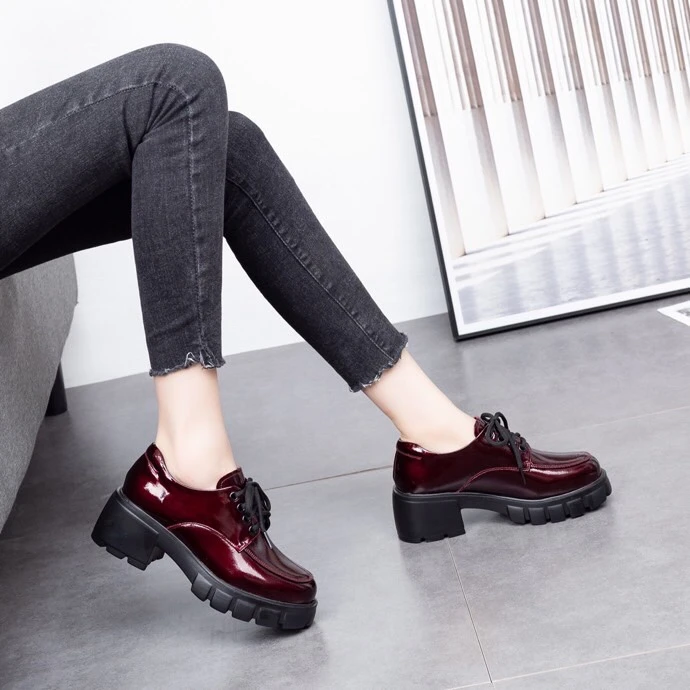 春秋时尚英伦风圆头厚底乐福鞋秋季深口系带式粗跟漆皮加绒低帮鞋