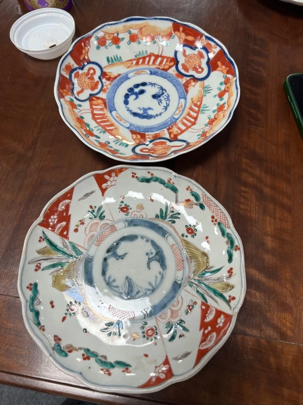 两个日本彩色盘子