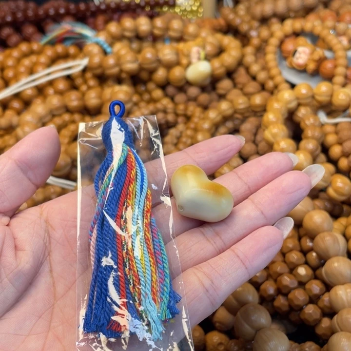 游***浪吊坠猴头核桃雕刻单颗爱心流苏