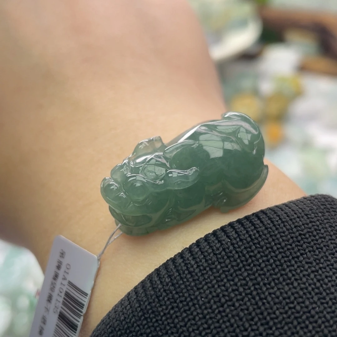 翡翠颈饰未镶嵌貔貅