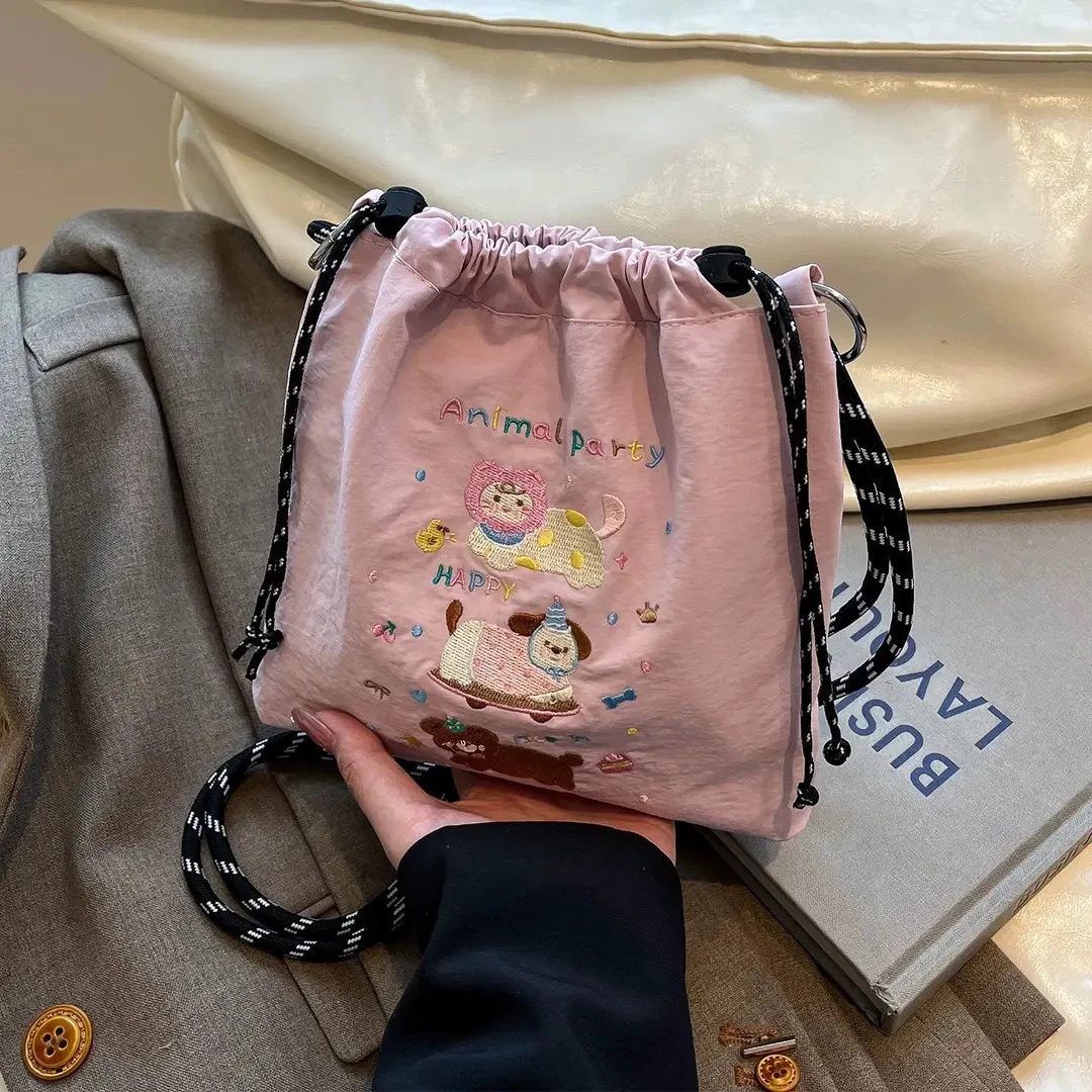 韩版小众设计可爱卡通迷你手机包百搭款式韩系复古老花单肩水桶包