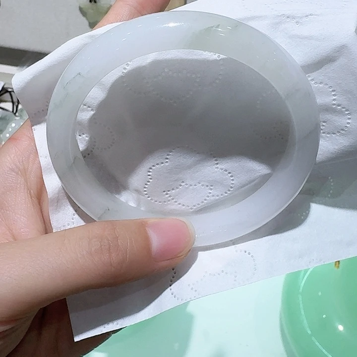 石英质玉合金颈饰
