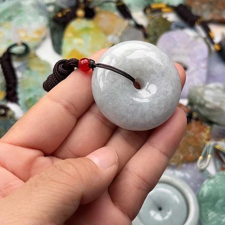 翡翠未镶嵌颈饰挂件