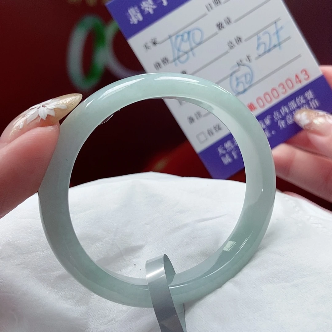 翡翠手镯未镶嵌52贵