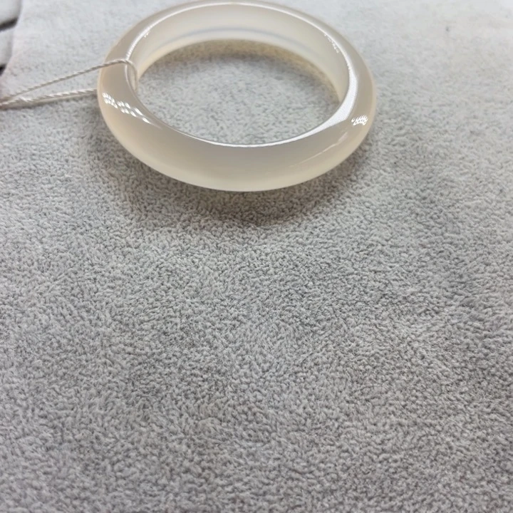 玛瑙/玉髓手镯未镶嵌m****w