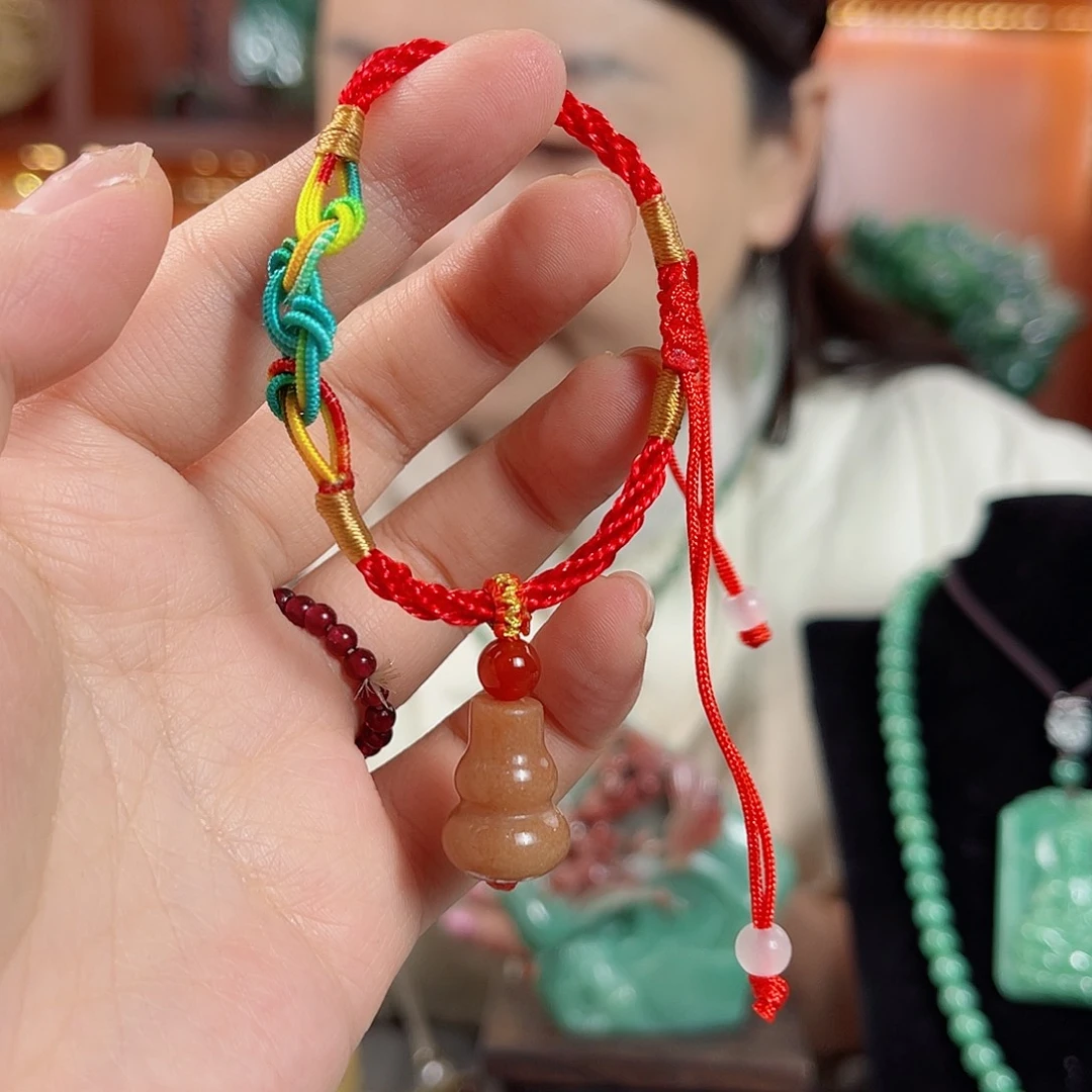 密玉（石英质玉）颈饰未镶嵌