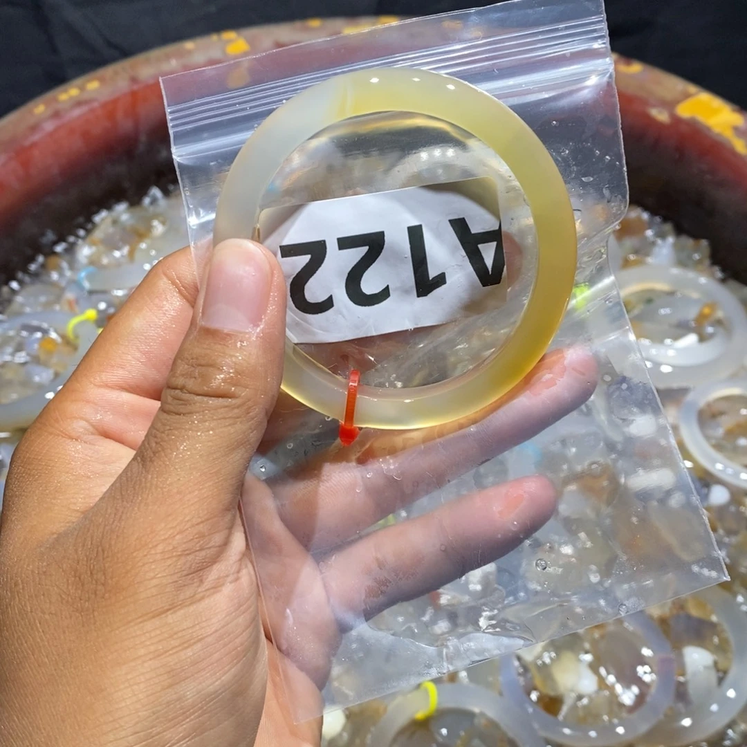 酥***酥手镯玛瑙/玉髓未镶嵌