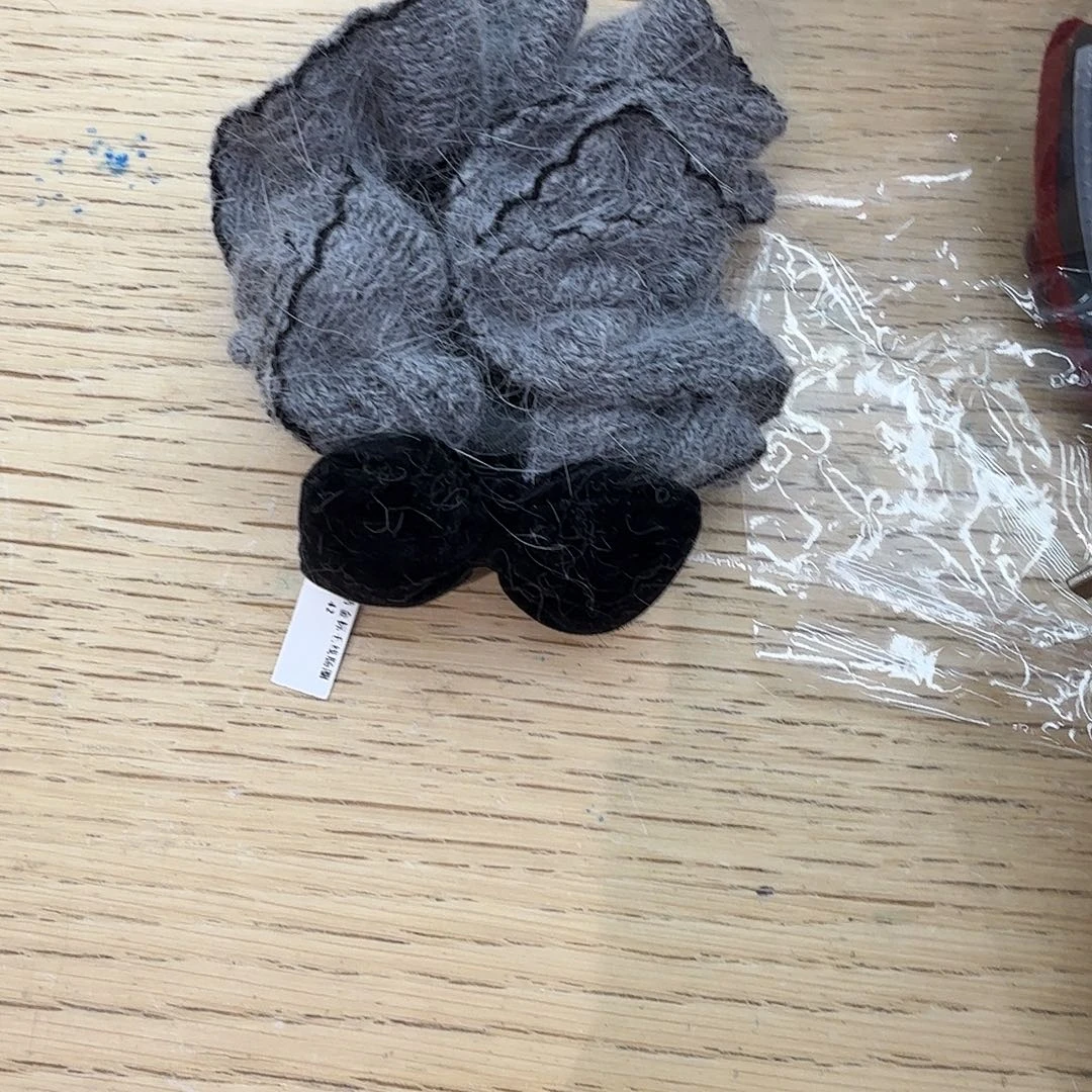 布艺非金属灰色蝴蝶结肠圈