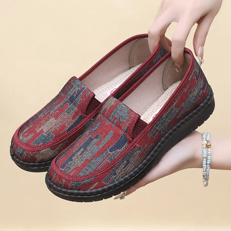 老北京布鞋女春季软底防滑妈妈鞋一脚蹬中老年单鞋女