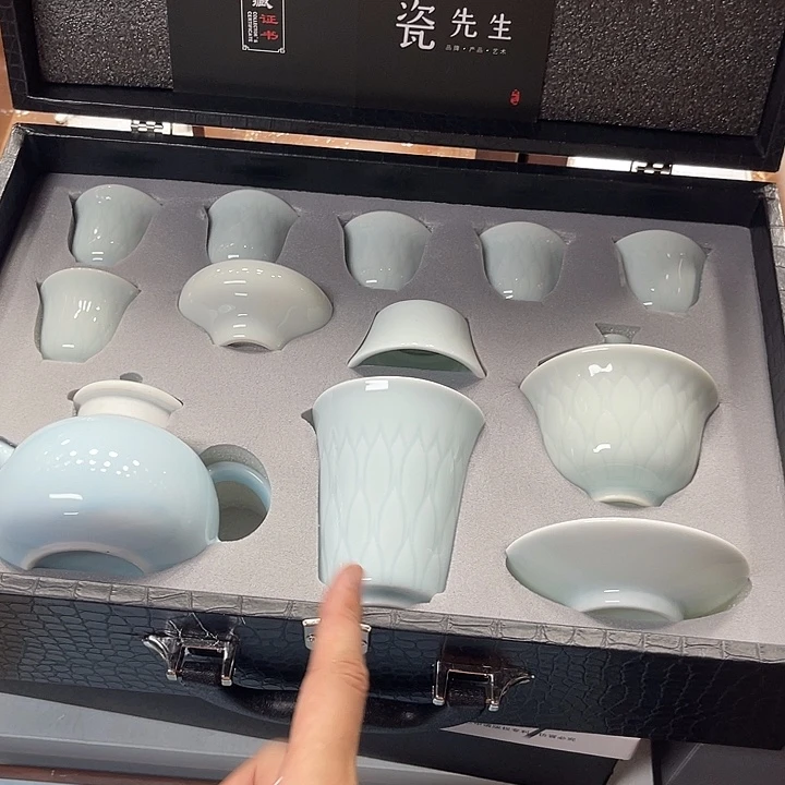 孤品茶具套装等。