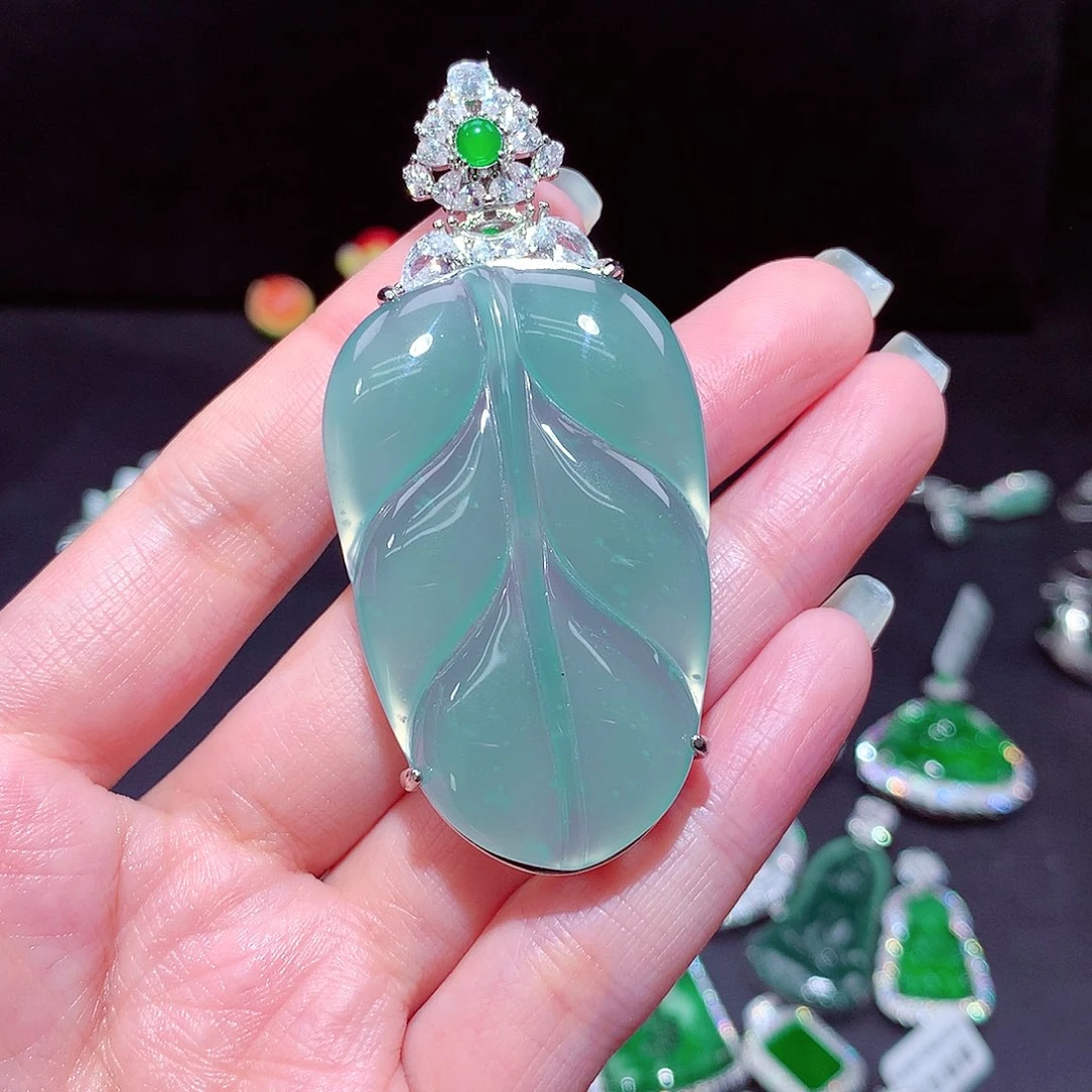 【闪购商品】翡翠吊坠(不含链)未镶嵌