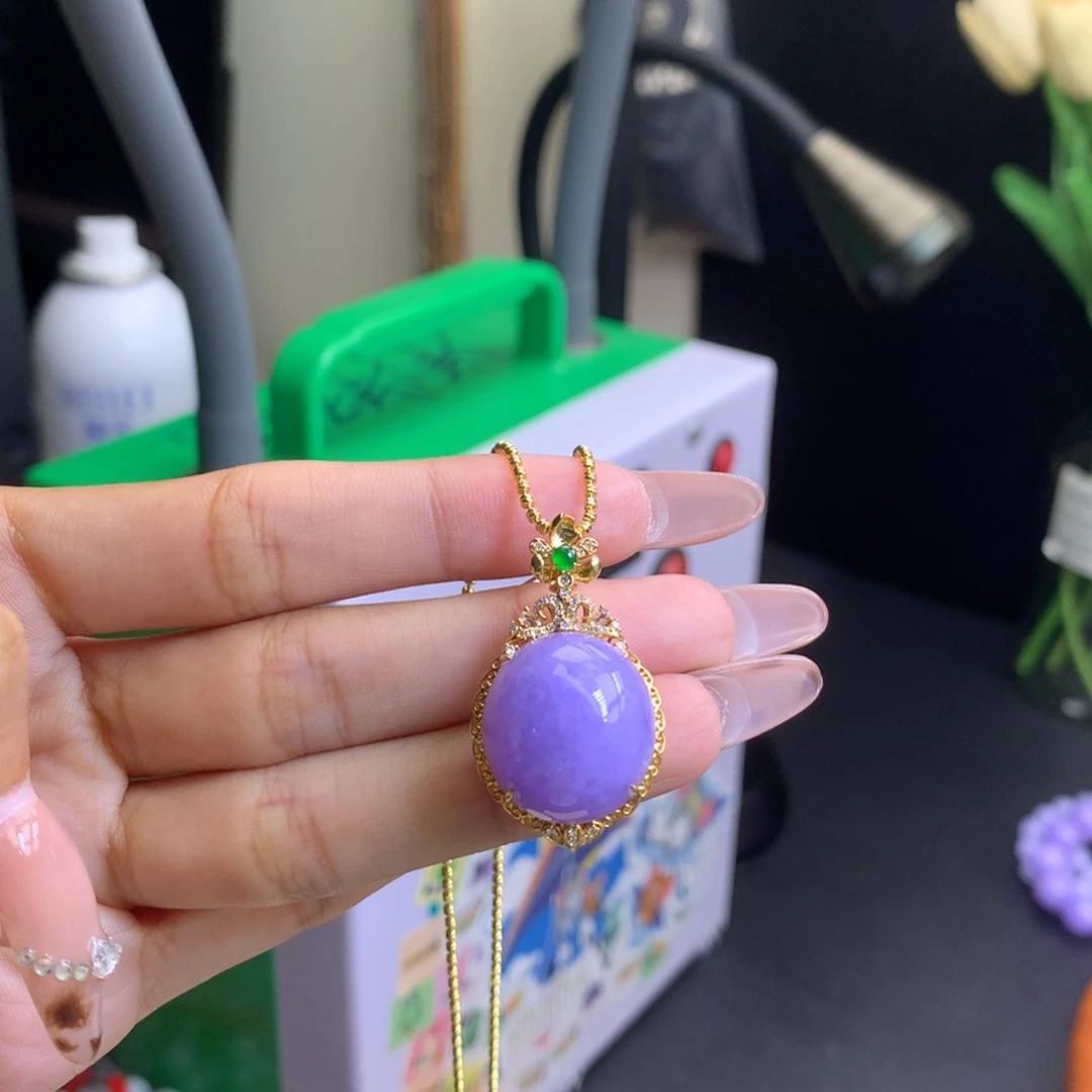 翡翠18K金镶嵌颈饰