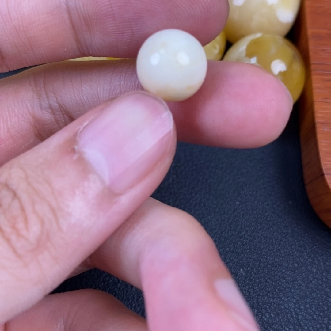 琥珀未镶嵌珠宝奇石漆白83